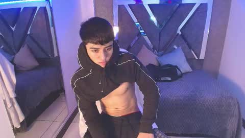 lian online show from September 2025 04:05:02 AM