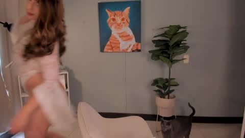 Lia online show from April 2026 01:52:02 PM