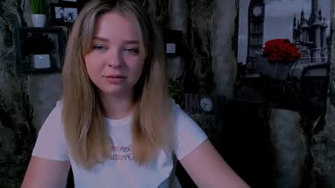 Snapshot of liaralime_ chatting on May 2026 07:59:01 AM Liara online show from May 2026 07:59:01 AM