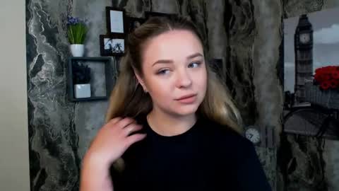 Snapshot of liaralime_ chatting on June 2026 07:25:01 AM Liara online show from June 2026 07:25:01 AM