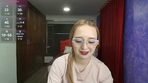 Snapshot of liaroberts1 chatting on December 2024 12:03:01 PM Lia Roberts online show from December 2024 12:03:01 PM