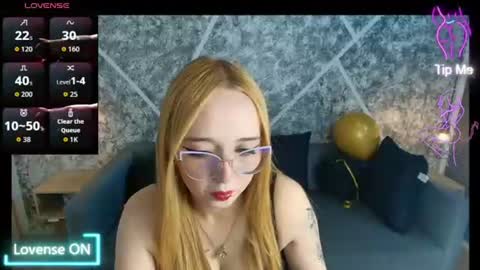 Snapshot of liaroberts1 chatting on August 2026 02:00:02 PM Lia Roberts online show from August 2026 02:00:02 PM