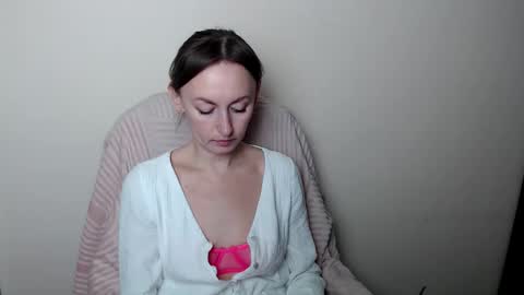 Lia online show from February 2026 12:27:01 PM