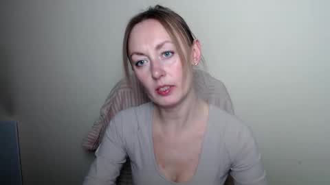 Lia online show from April 2026 10:54:02 AM