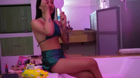 liasuaza online show from March 2026 12:08:01 PM