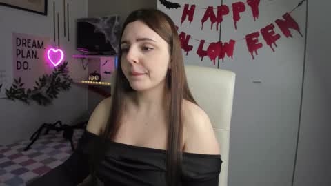 Lia online show from October 2025 07:56:01 AM