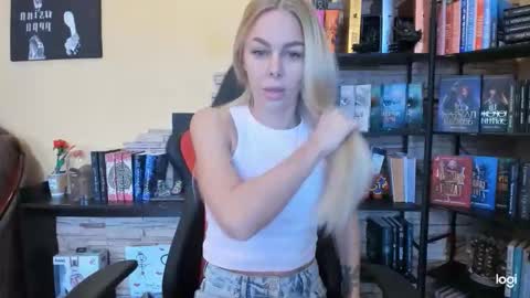 Snapshot of library_girl chatting on December 2025 08:52:01 AM Anna online show from December 2025 08:52:01 AM