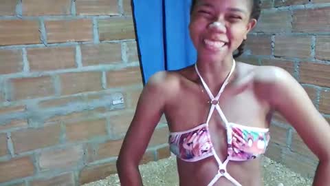 lucia online show from November 2025 09:17:01 PM