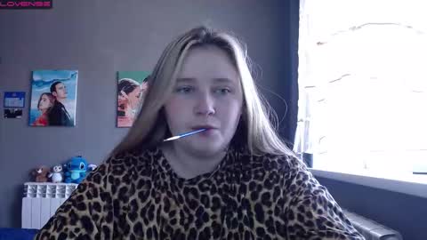 Snapshot of light_lunaa chatting on September 2025 06:59:02 AM light_lunaa online show from September 2025 06:59:02 AM