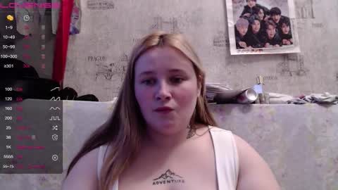 Snapshot of light_lunaa chatting on November 2025 10:04:02 AM light_lunaa online show from November 2025 10:04:02 AM