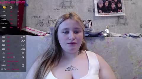 Snapshot of light_lunaa chatting on November 2025 07:20:01 AM light_lunaa online show from November 2025 07:20:01 AM