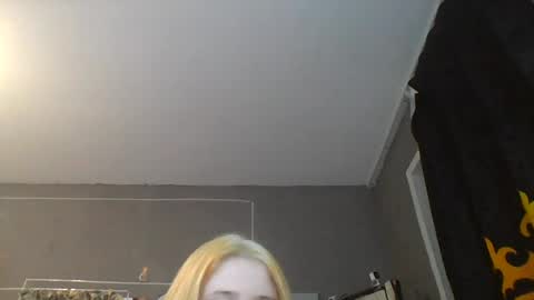 light_lunaa online show from June 2026 04:22:02 PM