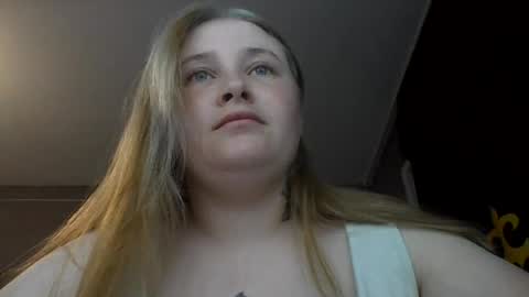 light_lunaa online show from June 2026 03:28:02 PM