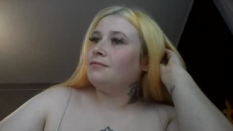 light_lunaa online show from July 2026 04:31:01 PM