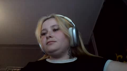 light_lunaa online show from July 2026 04:34:01 PM