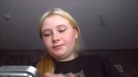 light_lunaa online show from August 2026 04:39:02 PM