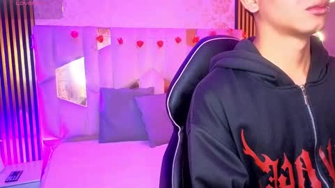 LIHIAN online show from April 2026 12:00:02 PM