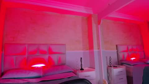 L I I A M online show from February 2025 05:41:02 AM