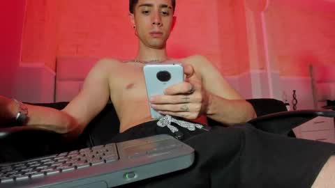 L I I A M online show from February 2025 07:15:01 AM