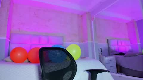 L I I A M online show from March 2025 02:10:02 PM