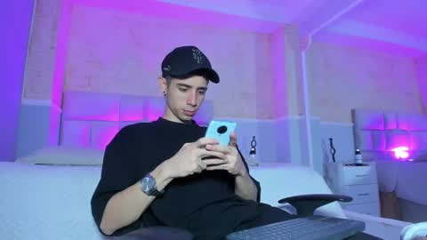 L I I A M online show from March 2025 02:48:01 PM