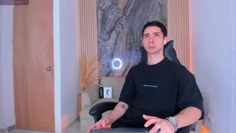 L I I A M online show from September 2025 08:41:01 PM