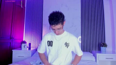 L I I A M online show from March 2026 09:22:02 PM