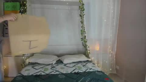         online show from December 2025 11:36:02 AM