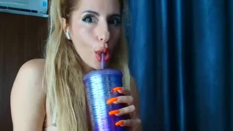 Mia                   Onlyfans link -  online show from November 2025 08:53:02 AM