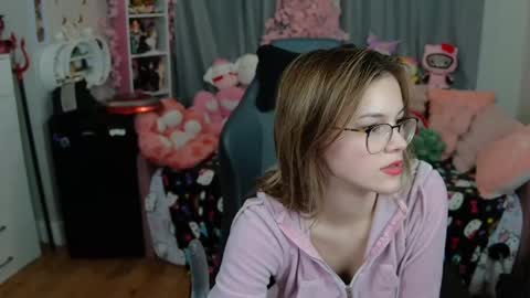 Snapshot of lil__bunny2005 chatting on February 2025 04:16:02 AM Lil Bunny online show from February 2025 04:16:02 AM