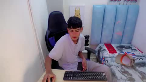 LIAM online show from November 2025 03:32:02 AM