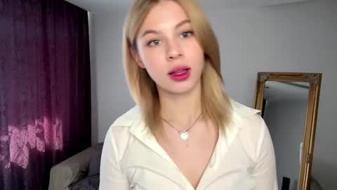 Snapshot of lil_elisa chatting on September 2025 10:06:02 AM Elisa  online show from September 2025 10:06:02 AM