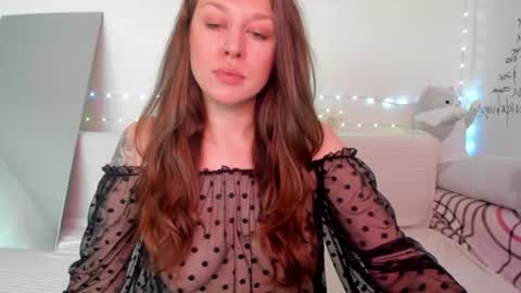 Snapshot of lil_foxy999 chatting on June 2026 05:23:02 AM Alisa online show from June 2026 05:23:02 AM