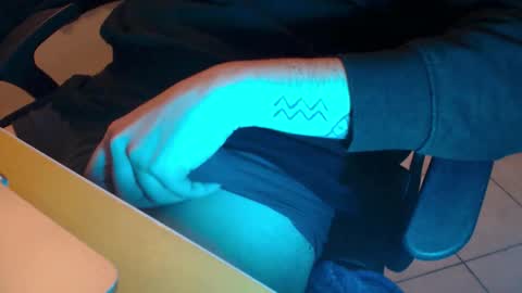 Snapshot of lil_j_ chatting on October 2025 07:56:01 PM lil_j_ online show from October 2025 07:56:01 PM