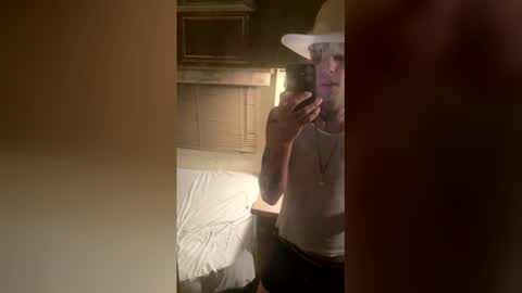 Snapshot of lil_pepino chatting on June 2026 04:35:02 AM lil_pepino online show from June 2026 04:35:02 AM