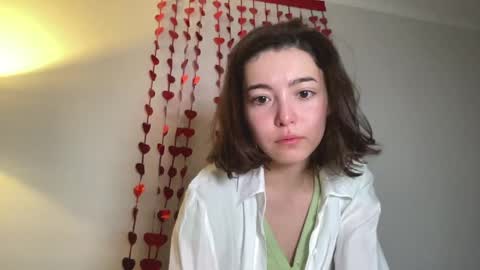 Elina online show from April 2026 04:32:01 AM