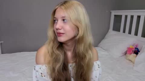 Emma online show from November 2025 10:04:02 AM