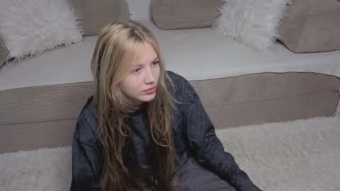 Emma online show from November 2025 09:55:02 AM