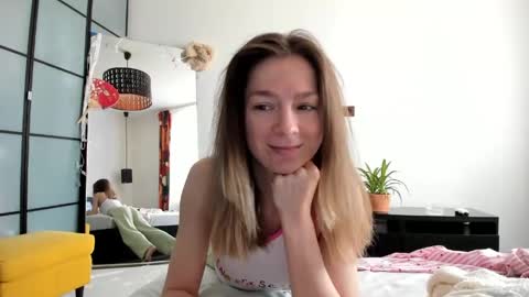 Snapshot of lil_uff chatting on May 2026 01:08:02 PM aka princessmaya online show from May 2026 01:08:02 PM