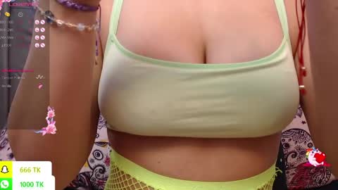 Snapshot of lila_gummy_ chatting on April 2026 12:29:02 PM online show from April 2026 12:29:02 PM