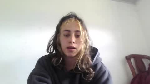 Snapshot of lila_herz chatting on May 2026 03:28:01 PM Ren online show from May 2026 03:28:01 PM