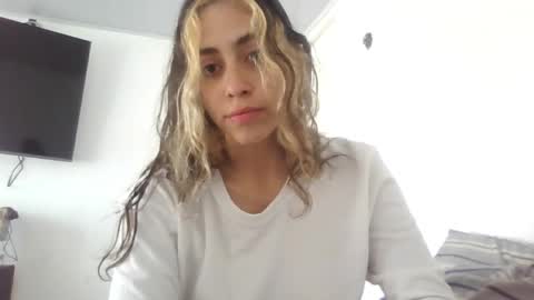 Snapshot of lila_herz chatting on May 2026 05:08:02 PM Ren online show from May 2026 05:08:02 PM