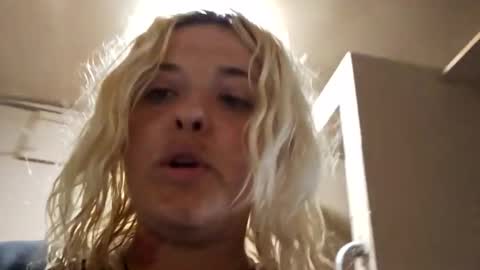 Snapshot of lilbabypoundcakes chatting on March 2025 02:48:02 PM your dream girl online show from March 2025 02:48:02 PM
