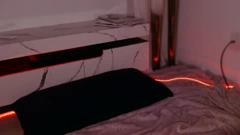 Snapshot of lilbeccaxo chatting on October 2025 04:30:01 AM Rebecca online show from October 2025 04:30:01 AM