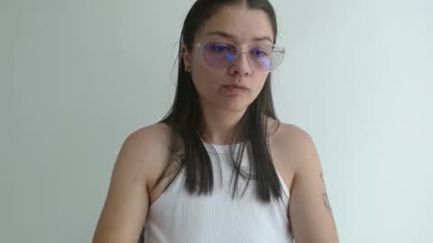 Snapshot of lilcoralinne_0 chatting on April 2026 03:32:02 PM Valeri Villalobos IG villa lobosvaleri online show from April 2026 03:32:02 PM