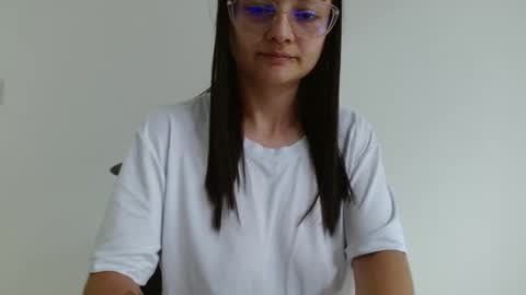 Snapshot of lilcoralinne_0 chatting on April 2026 03:20:02 PM Valeri Villalobos IG villa lobosvaleri online show from April 2026 03:20:02 PM