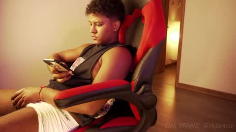 Snapshot of lildantear chatting on April 2026 08:25:01 AM Dante online show from April 2026 08:25:01 AM