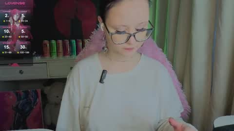 Nika and Lori online show from November 2025 10:40:02 AM