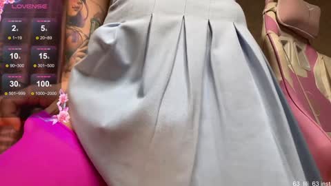 Lili online show from November 2025 02:38:02 PM