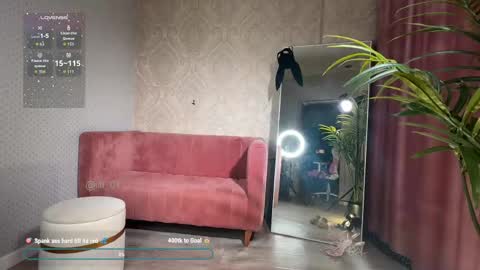 Lili online show from April 2026 12:44:02 PM